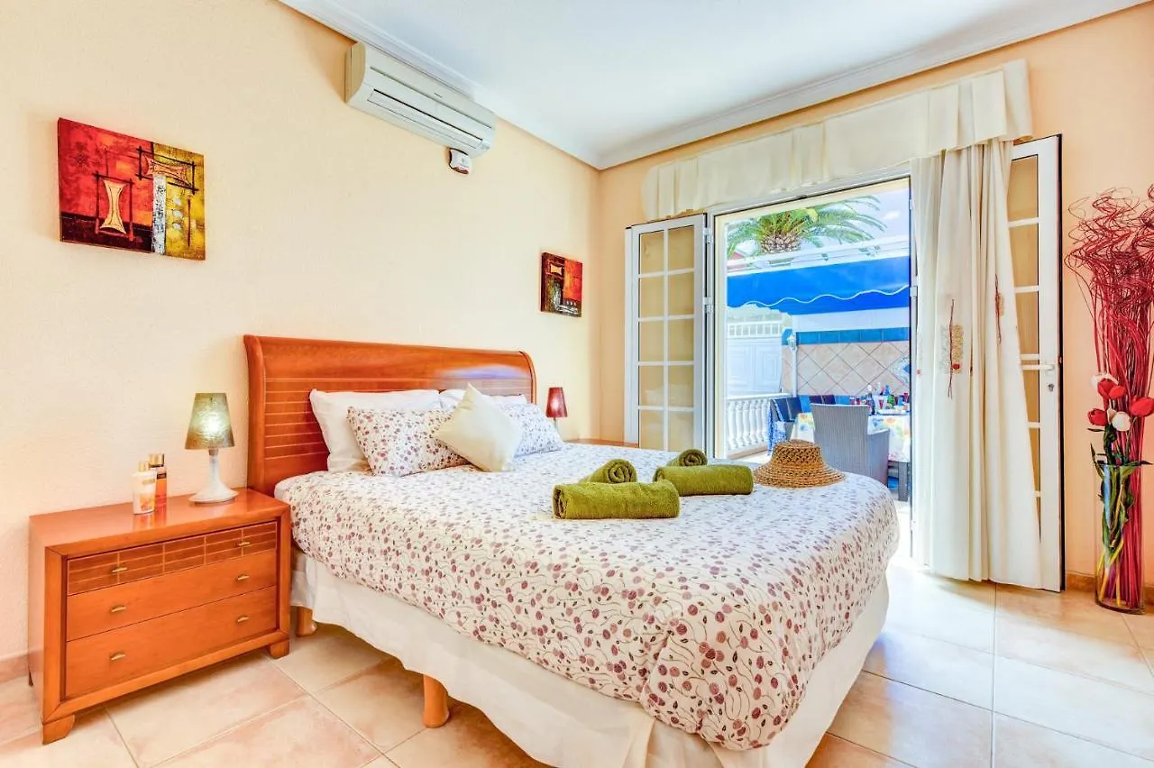 Villa Teide Sol con piscina climatizada, Playa Fañabe, Costa Adeje