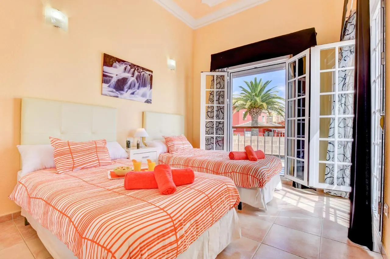 Villa Teide Sol con piscina climatizada, Playa Fañabe, Costa Adeje España