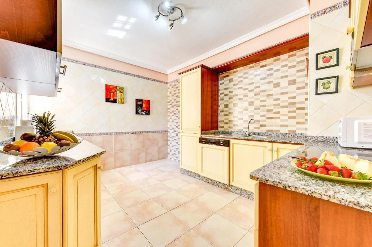 Villa Teide Sol con piscina climatizada, Playa Fañabe, Costa Adeje